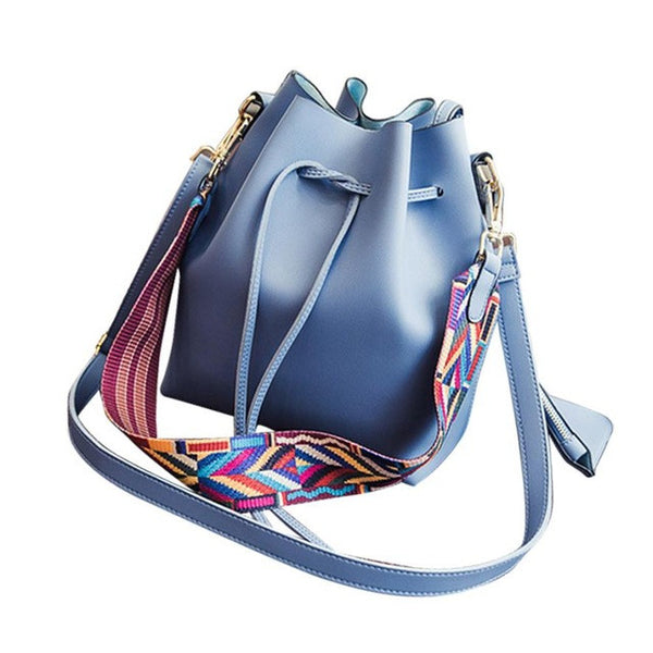 Bolsa Feminina em Couro Sintético