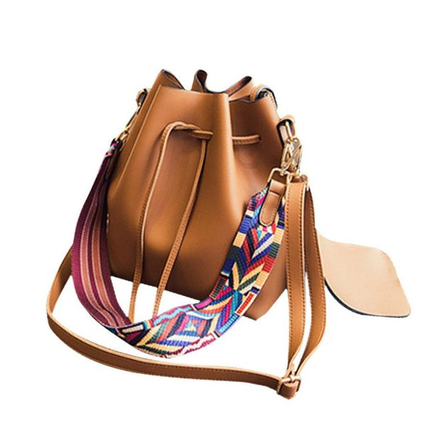 Bolsa Feminina em Couro Sintético